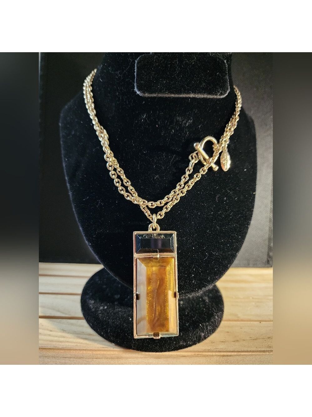 Ann Taylor Gold Pendant Necklace